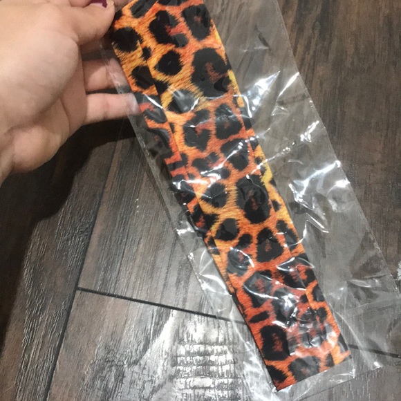 12-18 Months Outfit Set Cheetah Print - Picture 8 of 8